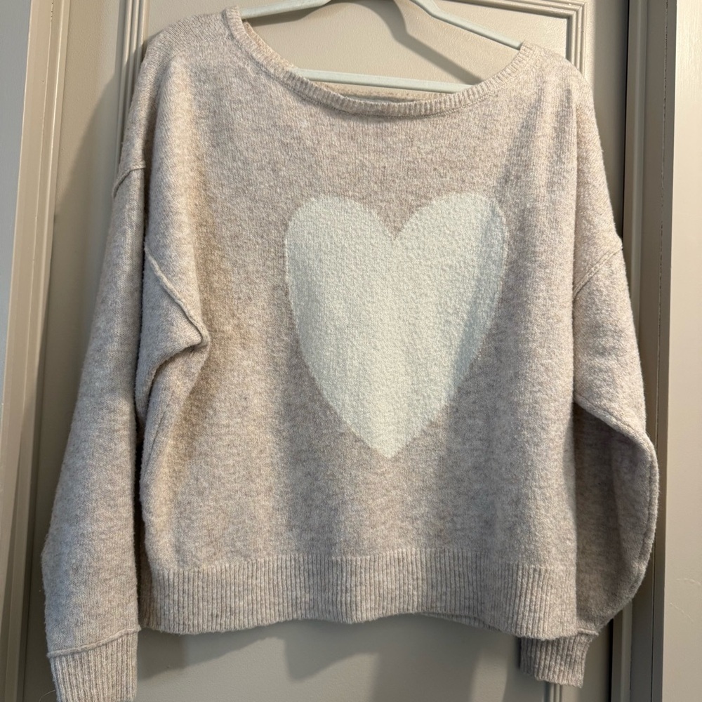 American Eagle Outfitters Cream Heart Sweater